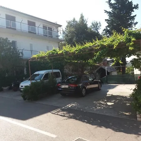 Viktoria Apartment *